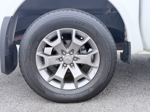 Used 2017 Nissan Frontier SL RWD image 36