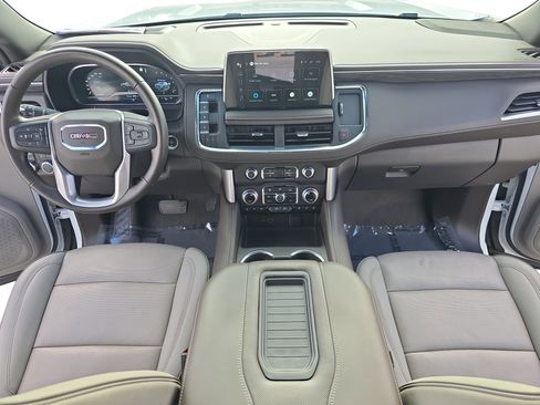 Used 2023 GMC Yukon SLT AWD/4WD image 9