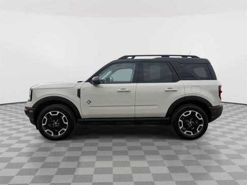 Used 2024 Ford Bronco Sport Outer Banks w/ Tech Package AWD/4WD image 2