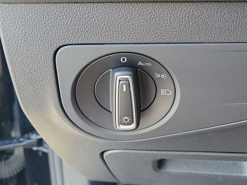 Certified 2023 Volkswagen Tiguan SE R-Line FWD image 27