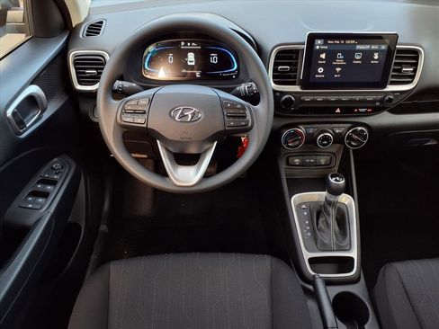 New 2026 Hyundai Venue SE image 8