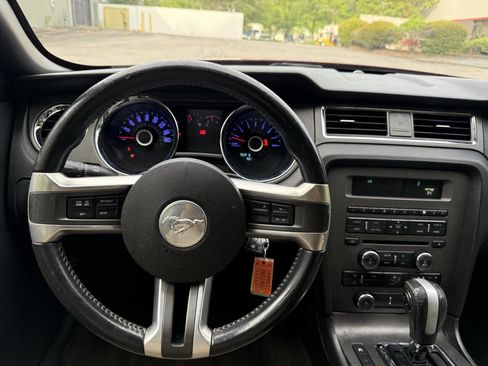 Used 2014 Ford Mustang Convertible image 18