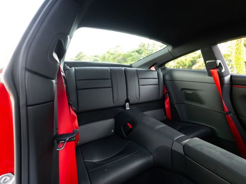 Used 2025 Porsche 911 Carrera RWD image 82