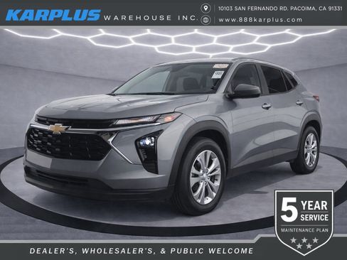 Used 2024 Chevrolet Trax LS FWD image 1