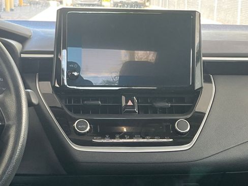 Used 2025 Toyota Corolla LE FWD image 17