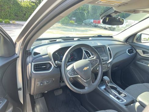 Used 2024 Chevrolet Equinox LT w/ LPO, Floor Liner Package FWD image 10