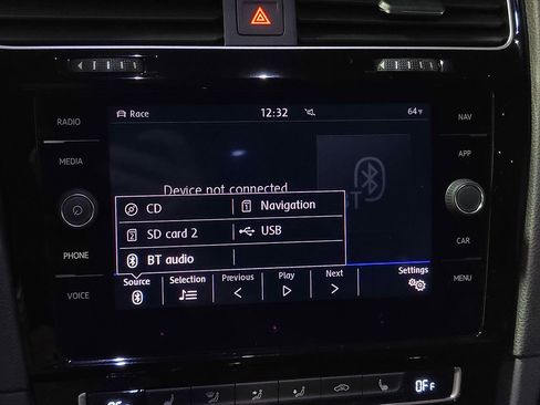 Used 2019 Volkswagen Golf R 4-Door image 37