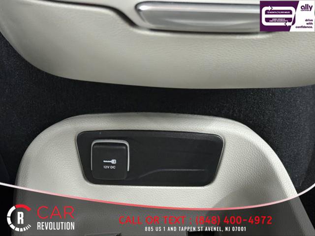Used 2024 Chrysler Pacifica Touring-L FWD image 69