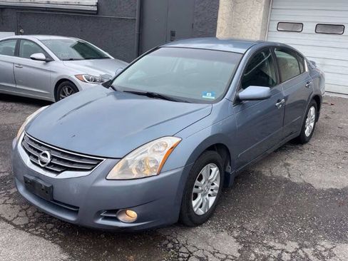 Used 2012 Nissan Altima 2.5 S w/ Special Edition Pkg FWD image 2