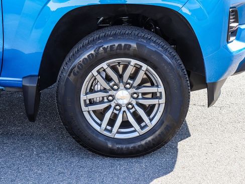 Used 2023 Chevrolet Colorado LT w/ LT Convenience Package II image 6