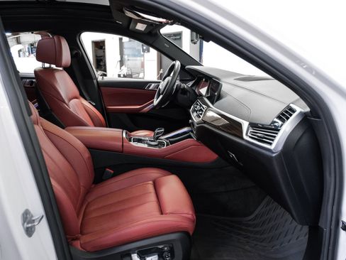 Used 2021 BMW X6 xDrive40i w/ M Sport Package image 31