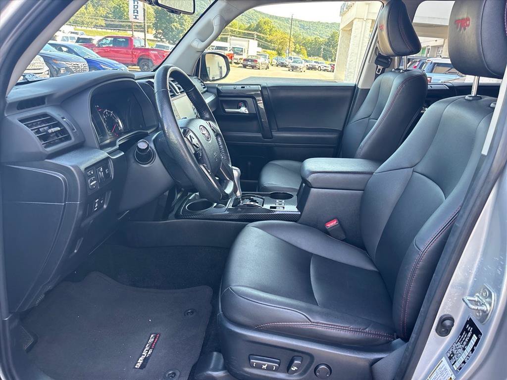 Used 2024 Toyota 4Runner TRD Off-Road Premium AWD/4WD image 9