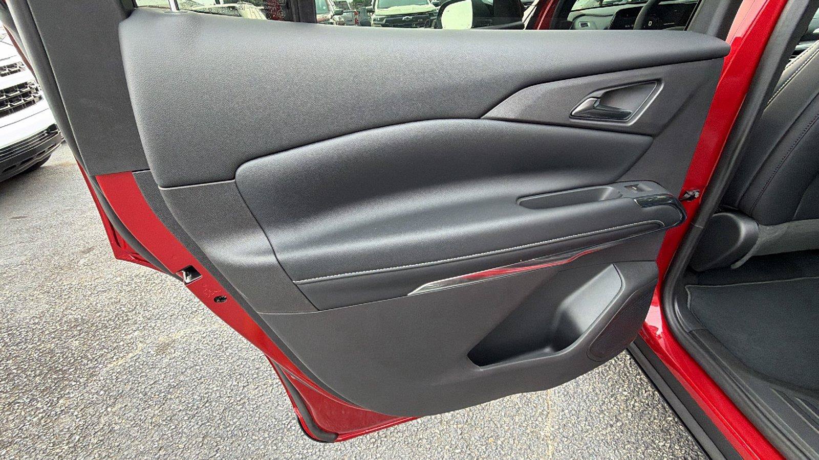 New 2027 Chevrolet Traverse LT w/ Sun and Wheel Package FWD image 19