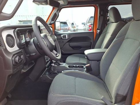 New 2025 Jeep Gladiator Sport image 14