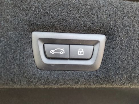 Used 2023 BMW 760i xDrive image 11