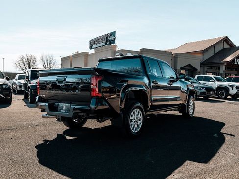 Used 2026 Toyota Tacoma SR5 image 7