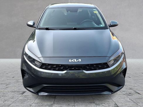 Used 2023 Kia Forte LXS w/ LXS Technology Package FWD image 2