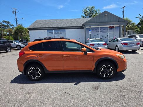 Used 2014 Subaru Crosstrek 2.0i Premium AWD/4WD image 3