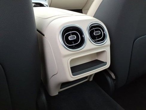 Used 2025 Mercedes-Benz C 300 4MATIC Sedan image 20