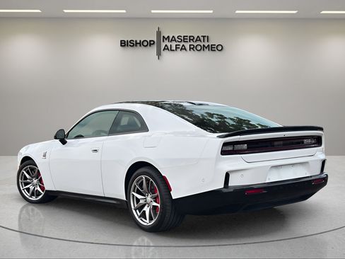 Used 2025 Dodge Charger Daytona Scat Pack w/ Track Pack AWD/4WD image 3