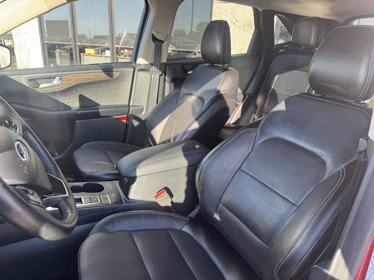 Used 2020 Ford Escape Titanium AWD/4WD image 2