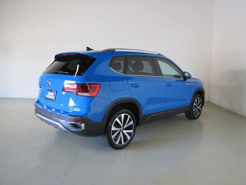Used 2022 Volkswagen Taos SE FWD image 23