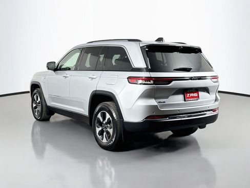 Used 2023 Jeep Grand Cherokee 4WD 4xe w/ Luxury Tech Group II image 3