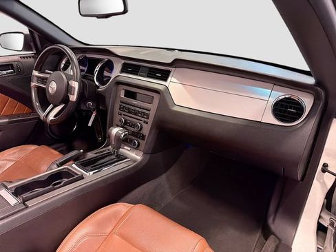 Used 2011 Ford Mustang Premium w/ 201A Rapid Spec Order Code RWD image 22