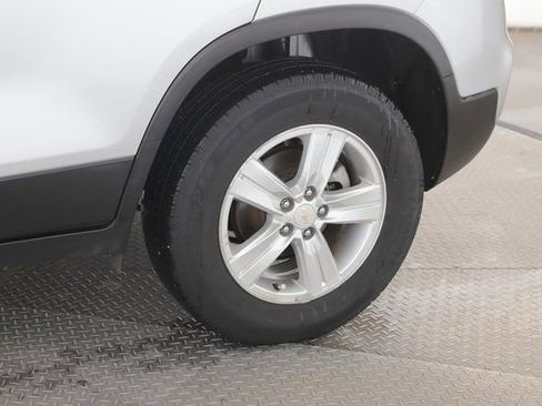 Used 2022 Chevrolet Trax LS w/ Tint and Cruise Package image 14