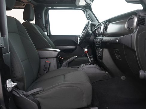 Used 2019 Jeep Wrangler Sport AWD/4WD image 13