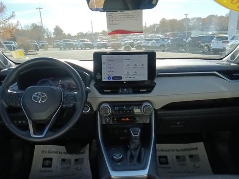 Used 2024 Toyota RAV4 Limited image 25
