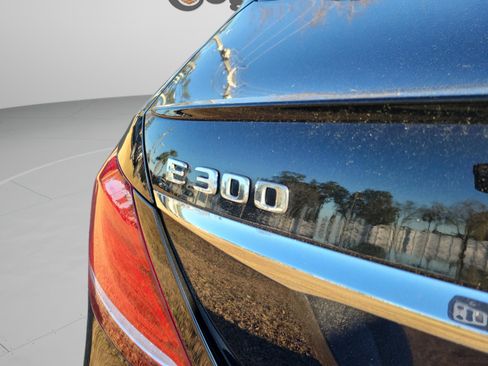 Used 2017 Mercedes-Benz E 300 E 300 image 17