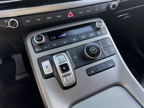 Used 2025 Hyundai Palisade SEL FWD image 24