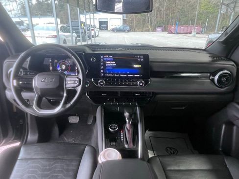 Used 2023 Chevrolet Colorado Z71 w/ Z71 Convenience Package 2 image 9