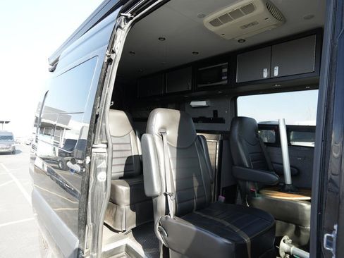 Used 2015 Mercedes-Benz Sprinter 2500 image 12