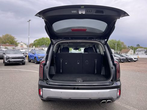 Certified 2024 Kia Telluride EX w/ EX Captain's Chair Package AWD/4WD image 11
