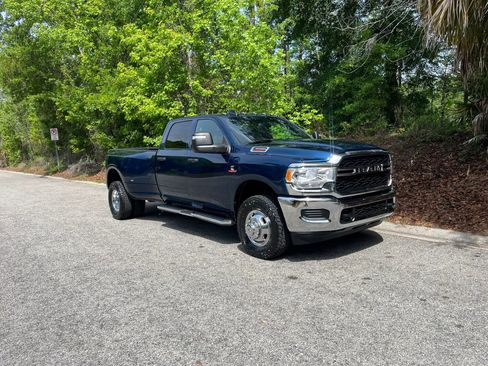 Used 2024 RAM 3500 Tradesman w/ Chrome Appearance Group image 4