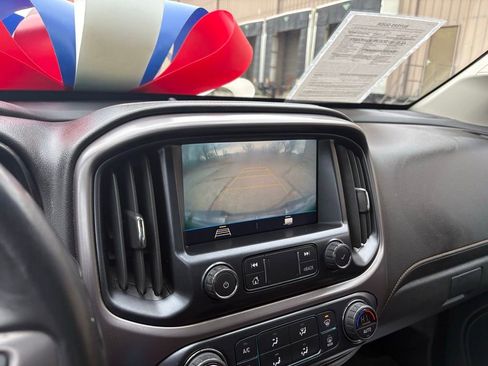 Used 2022 GMC Canyon AT4 image 38