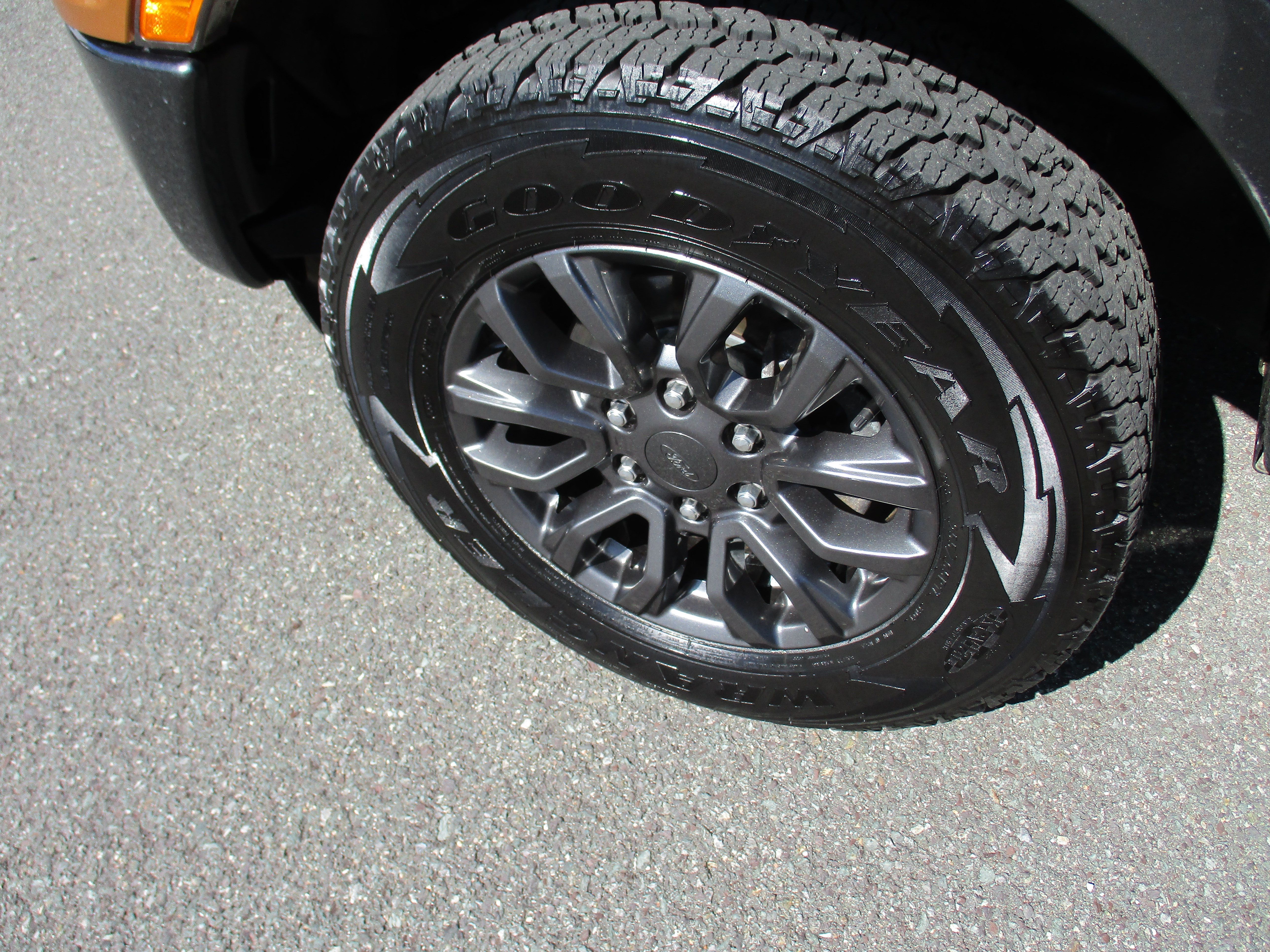 Used 2019 Ford Ranger XLT w/ Equipment Group 302A Luxury AWD/4WD image 9
