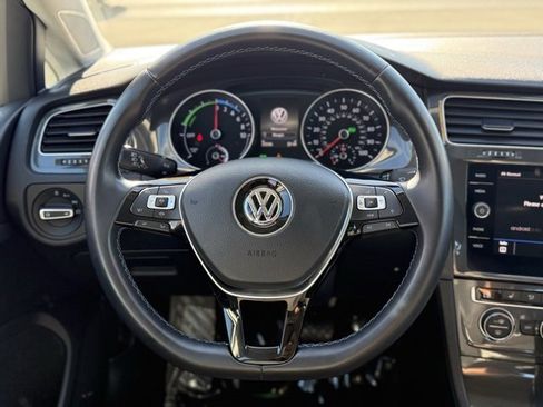 Used 2019 Volkswagen e-Golf SE w/ Driver Assistance Package image 9
