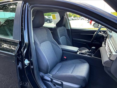 Used 2025 Toyota Camry LE image 11