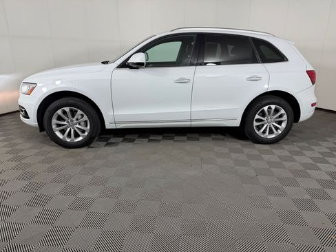 Used 2016 Audi Q5 2.0T Premium Plus w/ Technology Package AWD/4WD image 2