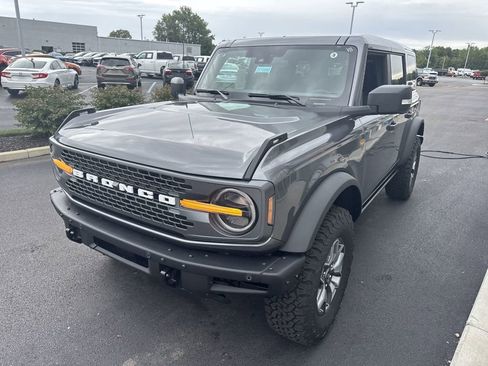 New 2025 Ford Bronco Badlands image 24
