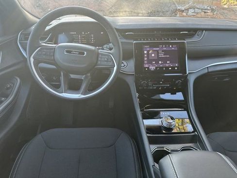 New 2025 Jeep Grand Cherokee L Laredo image 21