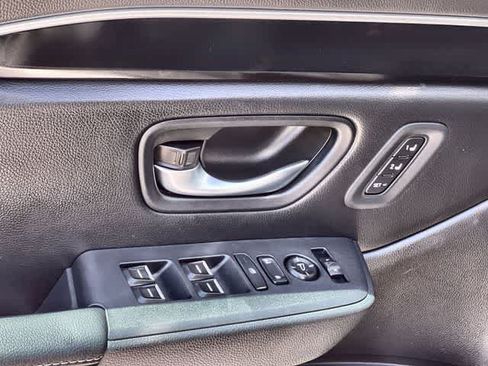 Certified 2025 Honda Pilot EX-L image 30