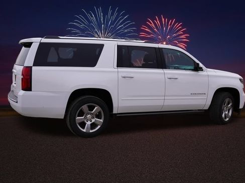 Used 2020 Chevrolet Suburban Premier w/ Max Trailering Package AWD/4WD image 4