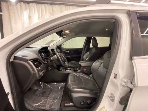 Used 2019 Jeep Cherokee Limited AWD/4WD image 10
