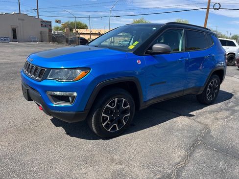 Used 2018 Jeep Compass Trailhawk w/ Leather Interior Group AWD/4WD image 10