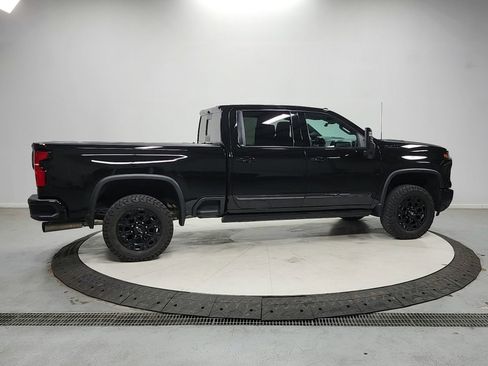 Used 2024 Chevrolet Silverado 2500 High Country w/ High Country Premium Package AWD/4WD image 8