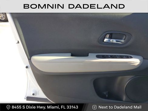 Used 2022 Honda HR-V LX image 13